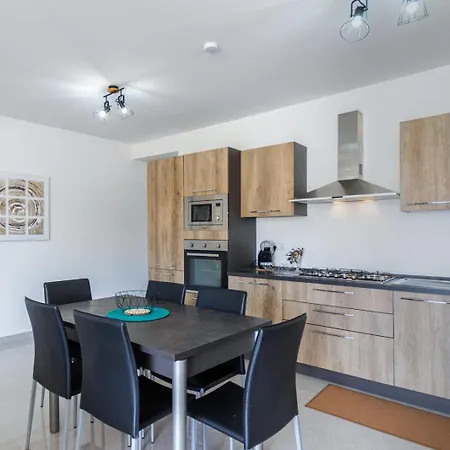 Bright & Spacious Apartman Sliema